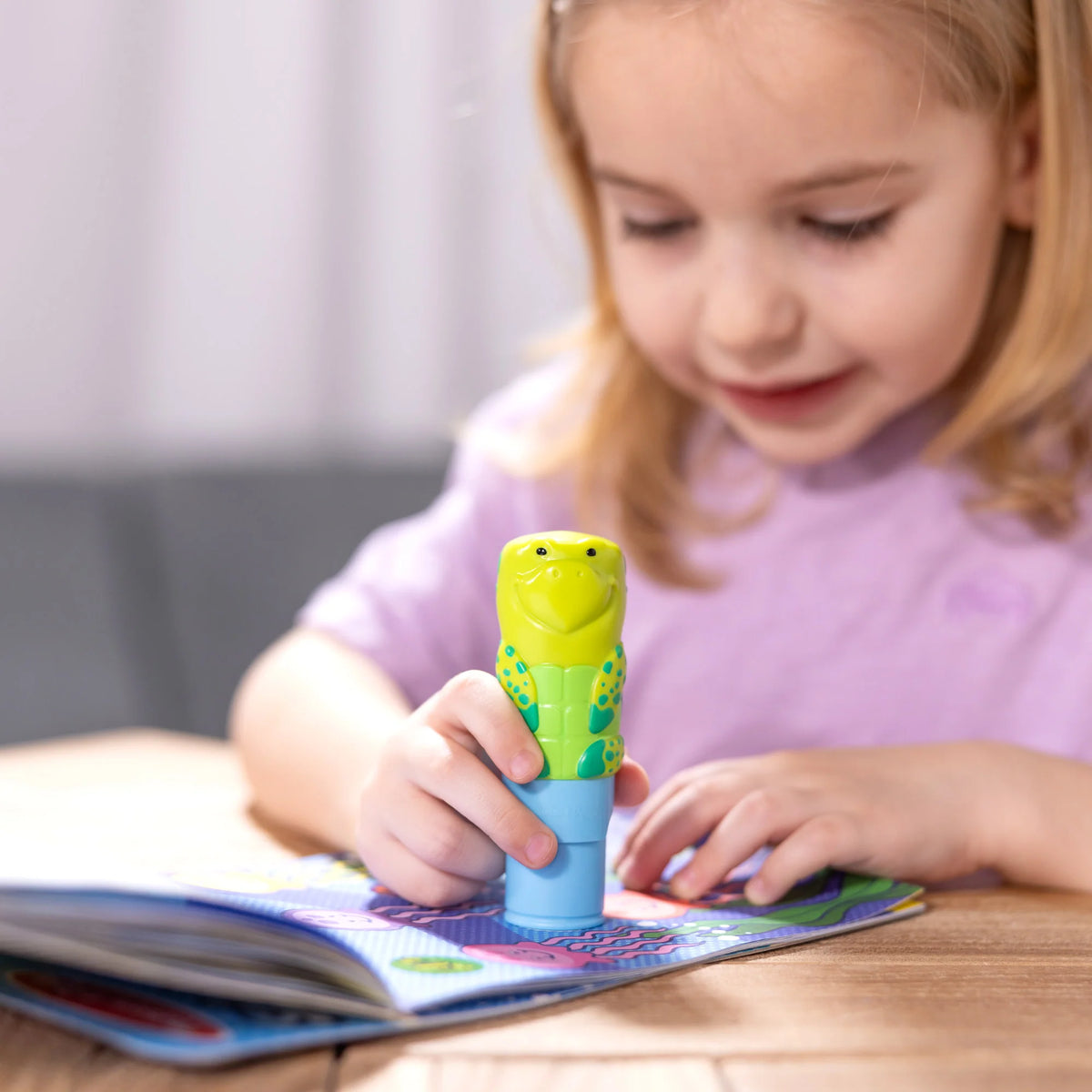 Sticker WOW!™ Activity Pad & Sticker Stamper - Sea Turtle
